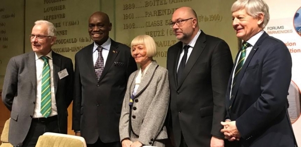 De g. à d.: B. Hervieu, Président de l&#039;AAF, S.E. M. H. Eyebe Ayissi, Ministre camerounais de l&#039;Agriculture et du Développement rural, M. Gendreau-Massaloux, Vice-présidente du GID, S.E.M. S. Travert, Ministre français de l&#039;Agriculture et de l&#039;Alimentation, J. Brulhet, Membre de l&#039;AAF et responsable du programme GID-Agri